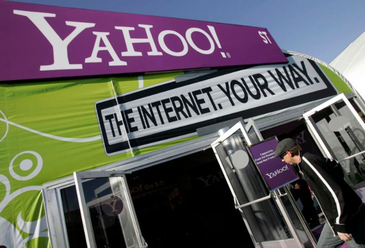 Yahoo chấp nhận 'bán mình' cho đại gia với giá 5 tỷ USD, chỉ bằng 4% so với thời kì đỉnh cao Yahoo chấp nhận 'bán mình' cho đại gia với giá 5 tỷ USD, chỉ bằng 4% so với thời kì đỉnh cao