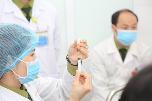 Tiêm vắc-xin vẫn bị mắc Covid-19: Điều quan trọng chuyên gia nhắn nhủ mọi người cần nắm rõ Tiêm vắc-xin vẫn bị mắc Covid-19: Điều quan trọng chuyên gia nhắn nhủ mọi người cần nắm rõ