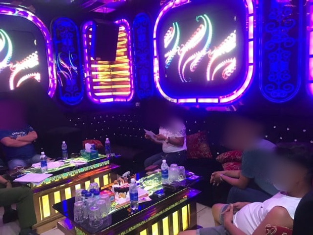 5 thanh niên 'mở tiệc' ma túy trong quán karaoke giữa mùa dịch Covid-19 5 thanh niên 'mở tiệc' ma túy trong quán karaoke giữa mùa dịch Covid-19