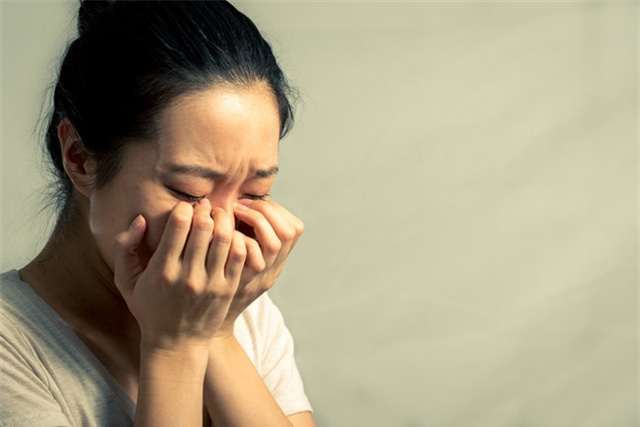 Nhờ chồng ăn nốt phần cơm nhưng cô vợ bị phũ thẳng mặt và cái kết buồn của đám cưới 'chạy bầu' từ sự lật mặt của người đàn ông - 1 Nhờ chồng ăn nốt phần cơm nhưng cô vợ bị phũ thẳng mặt và cái kết buồn của đám cưới 'chạy bầu' từ sự lật mặt của người đàn ông - 1
