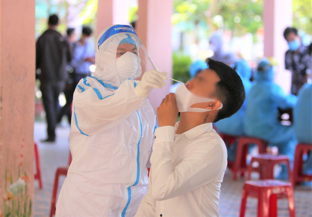 Lịch trình chóng mặt của bảo vệ thẩm mỹ viện ở Đà Nẵng: Đi đám cưới tại Quảng Ngãi, du lịch Quy Nhơn dịp lễ 30/4 và ăn uống tại nhiều nơi đông người - 2 Lịch trình chóng mặt của bảo vệ thẩm mỹ viện ở Đà Nẵng: Đi đám cưới tại Quảng Ngãi, du lịch Quy Nhơn dịp lễ 30/4 và ăn uống tại nhiều nơi đông người - 2