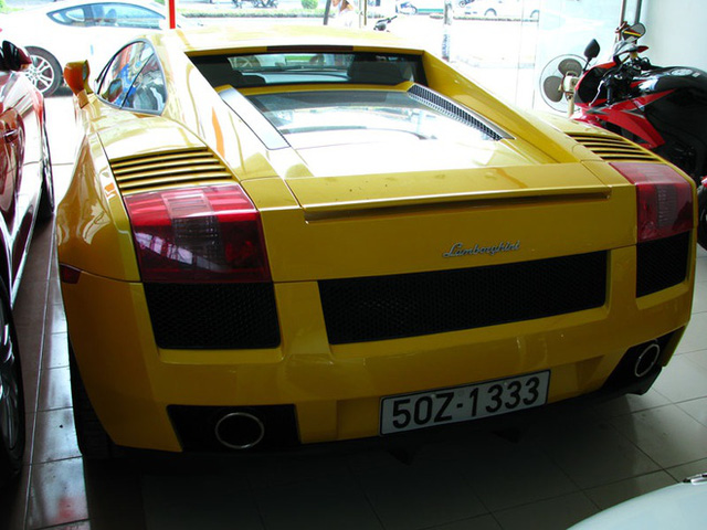 Chiếc Lamborghini khởi đầu cho phong trào siêu xe tại Việt Nam: Rớt giá 'thê thảm' Chiếc Lamborghini khởi đầu cho phong trào siêu xe tại Việt Nam: Rớt giá 'thê thảm'