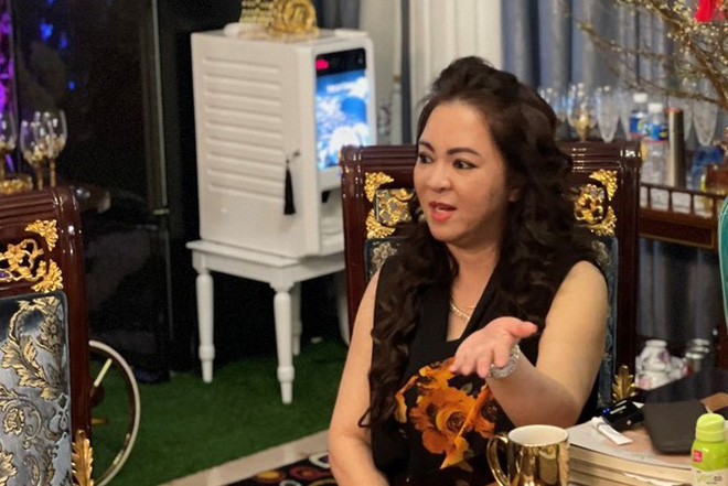 Phía Điền Quân nói gì giữa lúc vợ Dũng 'lò vôi' đá xéo chuyện mời NS Hoài Linh làm giám khảo Thách Thức Danh Hài? - 2 Phía Điền Quân nói gì giữa lúc vợ Dũng 'lò vôi' đá xéo chuyện mời NS Hoài Linh làm giám khảo Thách Thức Danh Hài? - 2