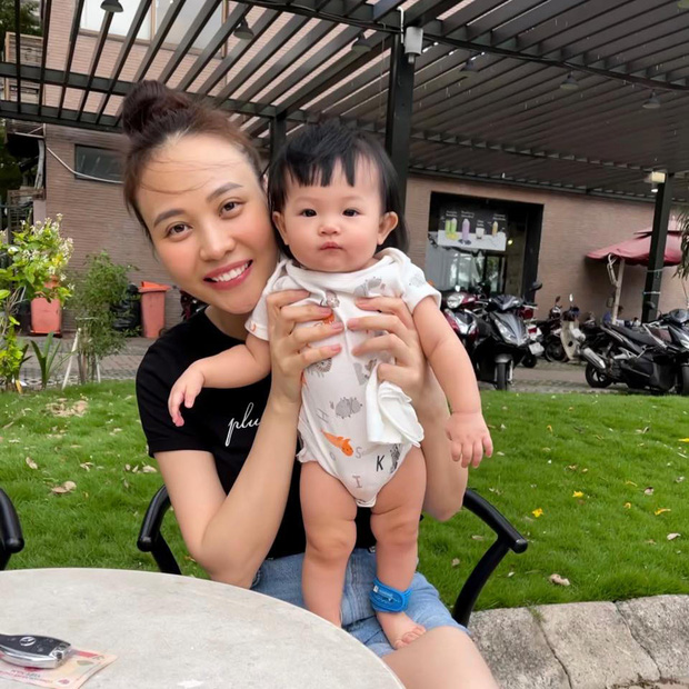 Đàm Thu Trang giận 'tím người' tố Cường Đô La dạy hư ái nữ, Suchin làm gì mà khiến mẹ bỉm căng đét thế? - 6 Đàm Thu Trang giận 'tím người' tố Cường Đô La dạy hư ái nữ, Suchin làm gì mà khiến mẹ bỉm căng đét thế? - 6