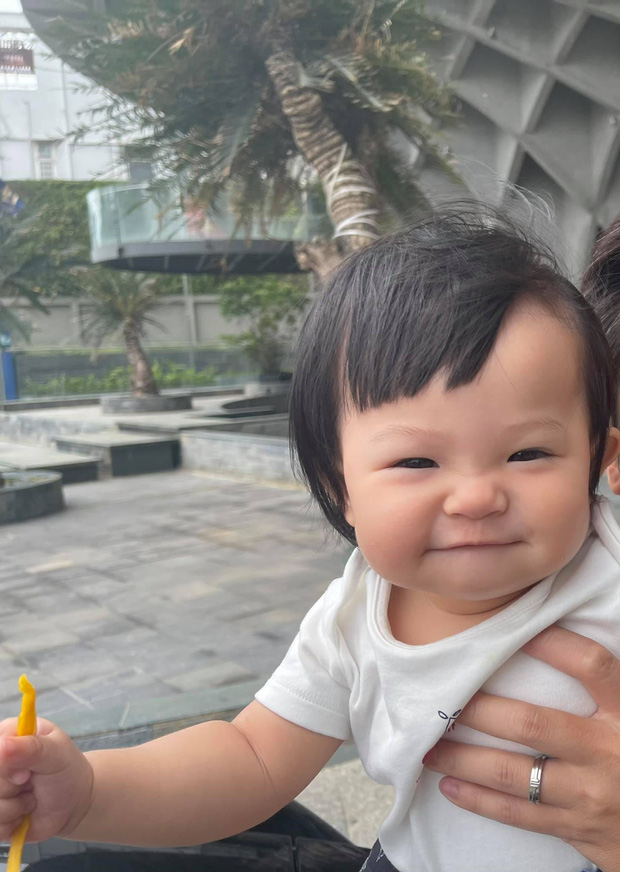 Đàm Thu Trang giận 'tím người' tố Cường Đô La dạy hư ái nữ, Suchin làm gì mà khiến mẹ bỉm căng đét thế? - 5 Đàm Thu Trang giận 'tím người' tố Cường Đô La dạy hư ái nữ, Suchin làm gì mà khiến mẹ bỉm căng đét thế? - 5