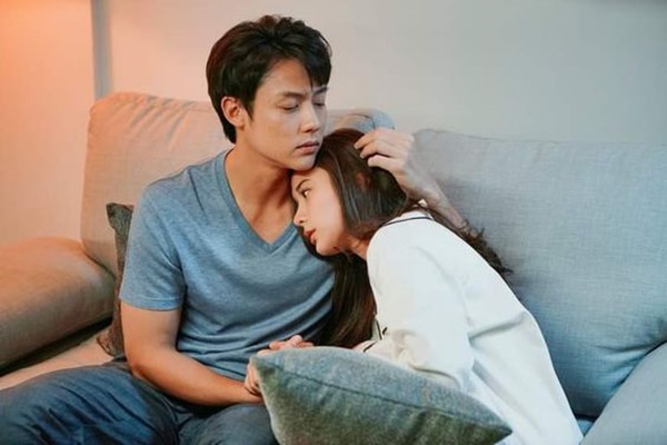 Chồng đi nhậu 12 giờ đêm mới về, trong cơn say thấy bàn tay vợ vuốt ve trên mặt mà anh giật mình thảng thốt lẫn hối hận vô vàn Chồng đi nhậu 12 giờ đêm mới về, trong cơn say thấy bàn tay vợ vuốt ve trên mặt mà anh giật mình thảng thốt lẫn hối hận vô vàn