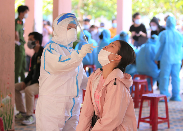 Thêm 14 ca dương tính SARS-CoV-2 ở Đà Nẵng: 12 người là nhân viên thẩm mỹ viện, 1 quản lý bar New Phương Đông và 1 giáo viên mầm non - 2 Thêm 14 ca dương tính SARS-CoV-2 ở Đà Nẵng: 12 người là nhân viên thẩm mỹ viện, 1 quản lý bar New Phương Đông và 1 giáo viên mầm non - 2
