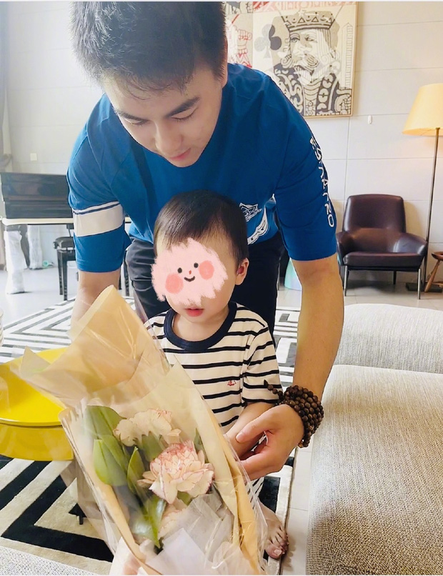Gia tộc sòng bạc Macau đón tin vui: Ming Xi chính thức tuyên bố mang bầu lần 2 khi tiểu quý tử đầu lòng mới 1 tuổi rưỡi Gia tộc sòng bạc Macau đón tin vui: Ming Xi chính thức tuyên bố mang bầu lần 2 khi tiểu quý tử đầu lòng mới 1 tuổi rưỡi