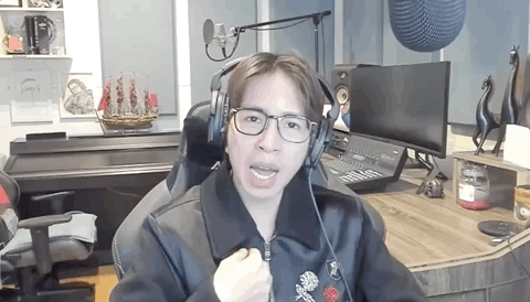 Ngân Sát Thủ công khai chúc ViruSs sớm lấy vợ khiến netizen đồn cả hai quay lại, chính chủ lập tức phải thanh minh - 1 Ngân Sát Thủ công khai chúc ViruSs sớm lấy vợ khiến netizen đồn cả hai quay lại, chính chủ lập tức phải thanh minh - 1