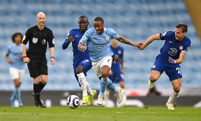 Thua ngược Chelsea ngỡ ngàng, Man City hoãn ngày vui vô địch - 2 Thua ngược Chelsea ngỡ ngàng, Man City hoãn ngày vui vô địch - 2