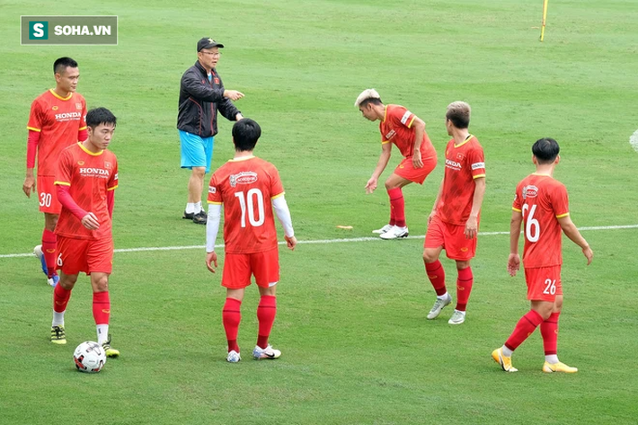Xuân Trường tiết lộ lời khuyên của HLV Kiatisuk, so sánh vòng loại World Cup với V.League - 1 Xuân Trường tiết lộ lời khuyên của HLV Kiatisuk, so sánh vòng loại World Cup với V.League - 1