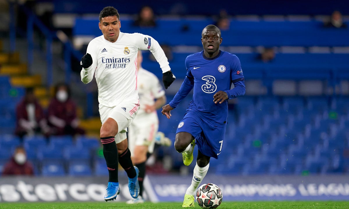 CĐV Chelsea vây kín xe Kante để ăn mừng - 1 CĐV Chelsea vây kín xe Kante để ăn mừng - 1