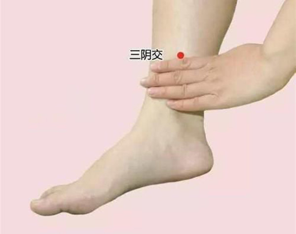 Chữa đau bụng kinh hiệu quả bằng cách bấm vào 4 vị trí trên cơ thể, xoa bóp vài phút đánh tan cơn đau tức thì Chữa đau bụng kinh hiệu quả bằng cách bấm vào 4 vị trí trên cơ thể, xoa bóp vài phút đánh tan cơn đau tức thì