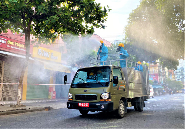 Đà Nẵng phát hiện thêm 4 ca dương tính SARS-CoV-2, trong đó có nhân viên bất động sản và chủ quán chè bưởi Đà Nẵng phát hiện thêm 4 ca dương tính SARS-CoV-2, trong đó có nhân viên bất động sản và chủ quán chè bưởi