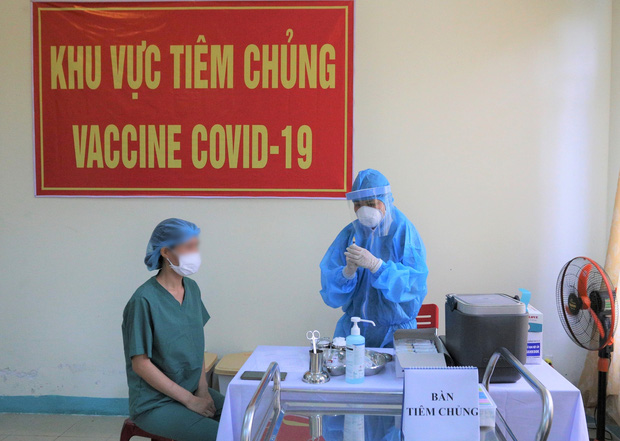 Nữ điều dưỡng ở Đà Nẵng bị sốc phản vệ sau tiêm vắc xin Covid-19 Nữ điều dưỡng ở Đà Nẵng bị sốc phản vệ sau tiêm vắc xin Covid-19