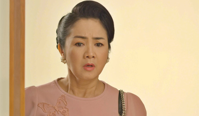 Hướng dương ngược nắng tập 34: Châu 'gài' mẹ đến thăm chú Quân nhưng lại khiến Bạch Cúc 'sốc' trước cảnh tượng 'nóng mắt' - 2 Hướng dương ngược nắng tập 34: Châu 'gài' mẹ đến thăm chú Quân nhưng lại khiến Bạch Cúc 'sốc' trước cảnh tượng 'nóng mắt' - 2
