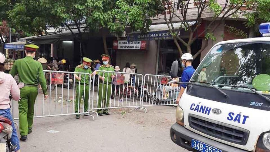 Chủ quán xăm ở Hải Dương dương tính SARS-CoV-2, 'lây' từ nhân viên, từng đi dự cả đám cưới Chủ quán xăm ở Hải Dương dương tính SARS-CoV-2, 'lây' từ nhân viên, từng đi dự cả đám cưới