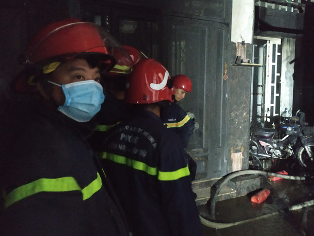 Công an xem xét dấu hiệu phạm tội trong vụ cháy khiến 8 người tử vong thương tâm ở Sài Gòn - 3 Công an xem xét dấu hiệu phạm tội trong vụ cháy khiến 8 người tử vong thương tâm ở Sài Gòn - 3