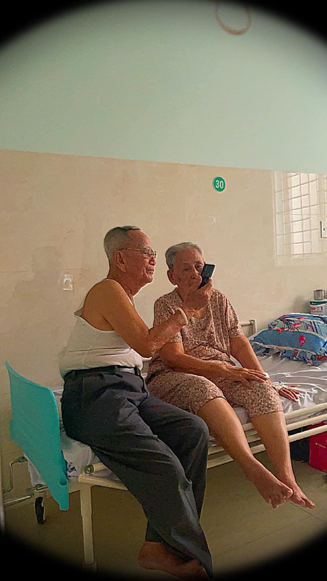Cuộc gặp mặt nhờ mai mối và chuyện tình kéo dài hơn 6 thập niên của 2 ông bà khiến tất cả ngưỡng mộ - 4 Cuộc gặp mặt nhờ mai mối và chuyện tình kéo dài hơn 6 thập niên của 2 ông bà khiến tất cả ngưỡng mộ - 4
