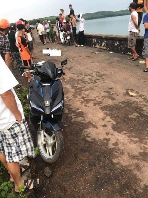 Quảng Trị: Nam sinh lớp 10 bị sét đánh tử vong sau buổi thi học kỳ Quảng Trị: Nam sinh lớp 10 bị sét đánh tử vong sau buổi thi học kỳ