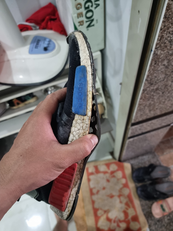 Chàng trai ném toàn bộ giày hiệu đắt đỏ vào máy giặt và cái kết siêu nhọ vì một phút bất cẩn - 1 Chàng trai ném toàn bộ giày hiệu đắt đỏ vào máy giặt và cái kết siêu nhọ vì một phút bất cẩn - 1