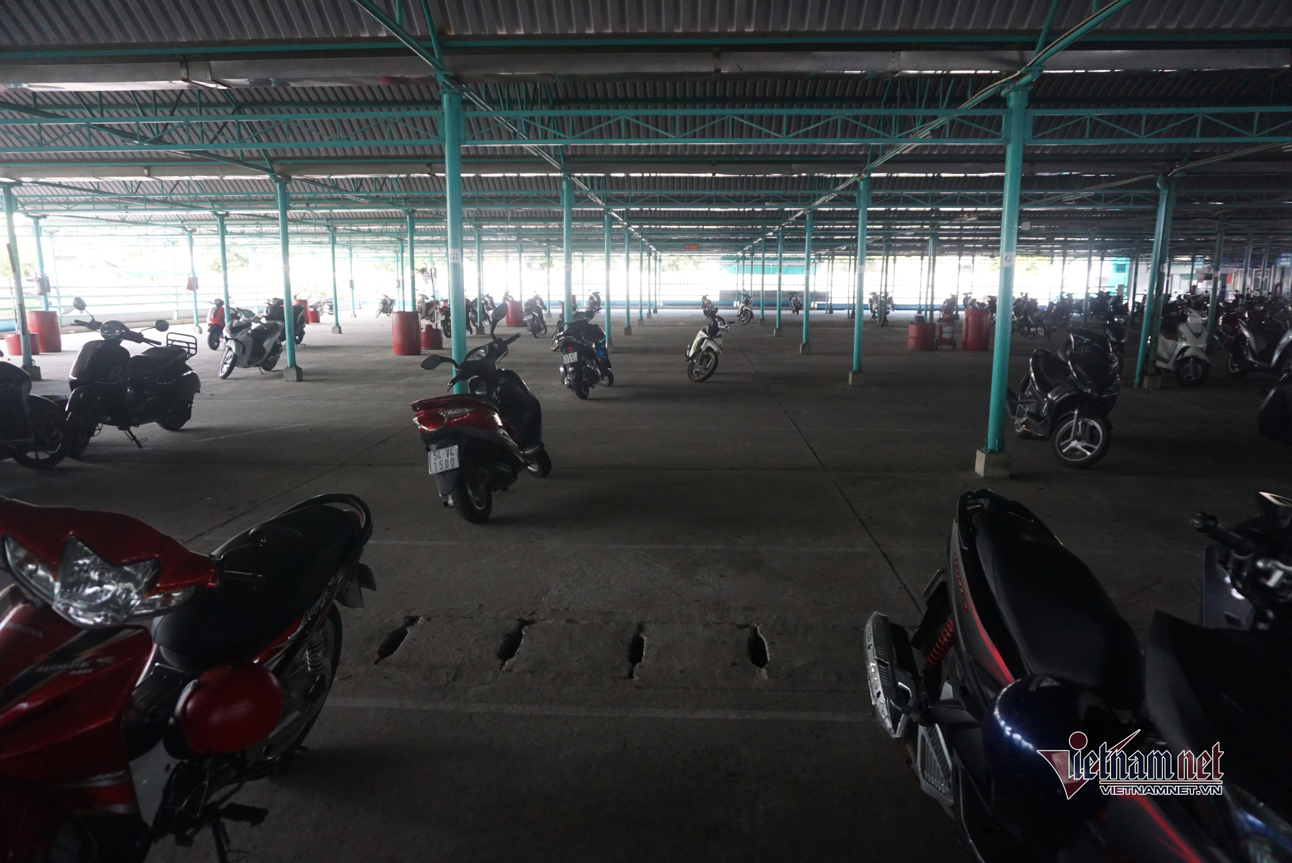Cảnh đìu hiu ở sân bay, bến xe Đà Nẵng giữa lúc dịch Covid-19 bùng phát - 11 Cảnh đìu hiu ở sân bay, bến xe Đà Nẵng giữa lúc dịch Covid-19 bùng phát - 11