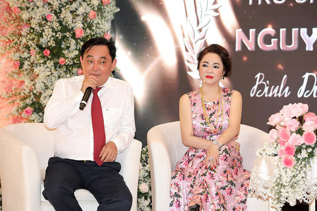 Vợ chồng đại gia Dũng lò vôi: Bán đấu giá 2 hecta đất khoảng 5-600 tỷ đồng để hỗ trợ chống Covid-19 Vợ chồng đại gia Dũng lò vôi: Bán đấu giá 2 hecta đất khoảng 5-600 tỷ đồng để hỗ trợ chống Covid-19