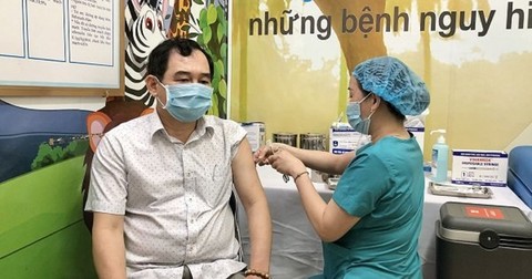 Quảng Ngãi: Xử lý kịp thời 8 người sốc phản vệ khi tiêm vắc xin Covid-19 Quảng Ngãi: Xử lý kịp thời 8 người sốc phản vệ khi tiêm vắc xin Covid-19