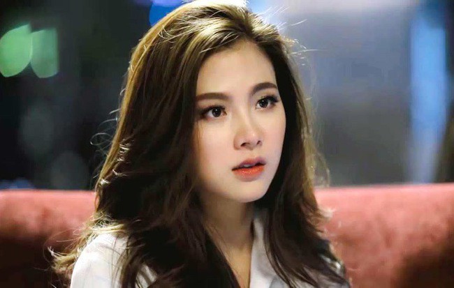 Thấy vợ nằm dài trên giường, chồng gắt gỏng mắng 'ăn bám còn vô dụng', tôi rút luôn cuốn sổ đỏ ném vào người anh Thấy vợ nằm dài trên giường, chồng gắt gỏng mắng 'ăn bám còn vô dụng', tôi rút luôn cuốn sổ đỏ ném vào người anh
