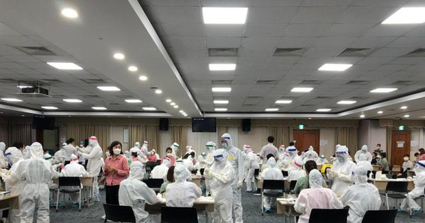 Nhà thuốc ở Hà Nội phải thông báo ngay người có biểu hiện ho, sốt Nhà thuốc ở Hà Nội phải thông báo ngay người có biểu hiện ho, sốt
