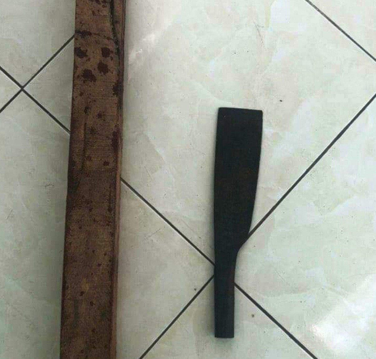 Bình Dương: Con trai chém cha ruột nguy kịch rồi ngồi cười - 2 Bình Dương: Con trai chém cha ruột nguy kịch rồi ngồi cười - 2