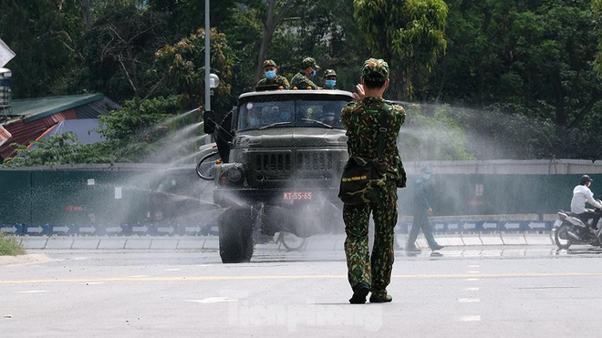 Điều gì xảy ra bên trong 2 'tâm dịch' Covid-19 ở Hà Nội: 'Tình hình của chúng tôi không phức tạp như nhiều người nghĩ' - 3 Điều gì xảy ra bên trong 2 'tâm dịch' Covid-19 ở Hà Nội: 'Tình hình của chúng tôi không phức tạp như nhiều người nghĩ' - 3