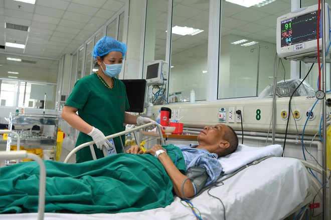 Điều gì xảy ra bên trong 2 'tâm dịch' Covid-19 ở Hà Nội: 'Tình hình của chúng tôi không phức tạp như nhiều người nghĩ' Điều gì xảy ra bên trong 2 'tâm dịch' Covid-19 ở Hà Nội: 'Tình hình của chúng tôi không phức tạp như nhiều người nghĩ'