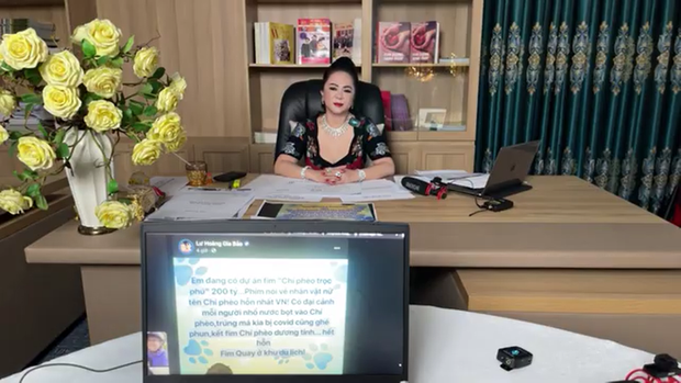 Trang Trần lại 'cà khịa' bà Phương Hằng sau tuyên bố cấm nghệ sĩ đến Đại Nam: 'Nghe đến show chị là né nhanh khỏi bốc mùi' - 2 Trang Trần lại 'cà khịa' bà Phương Hằng sau tuyên bố cấm nghệ sĩ đến Đại Nam: 'Nghe đến show chị là né nhanh khỏi bốc mùi' - 2