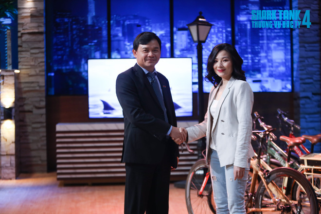 Nữ CEO xinh đẹp được Shark Phú nhận xét 'Anh không quan tâm đến business, chỉ quan tâm đến mỗi em': Tôi thấy chuyện rất bình thường! - 3 Nữ CEO xinh đẹp được Shark Phú nhận xét 'Anh không quan tâm đến business, chỉ quan tâm đến mỗi em': Tôi thấy chuyện rất bình thường! - 3