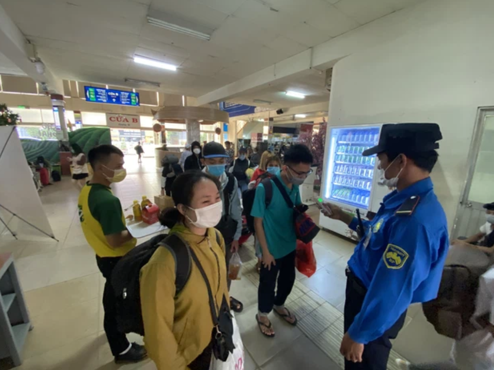 TP.HCM tạm dừng toàn bộ xe khách đi và đến các địa phương đang có dịch Covid-19 - 1 TP.HCM tạm dừng toàn bộ xe khách đi và đến các địa phương đang có dịch Covid-19 - 1