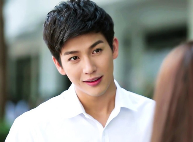 Thấy vợ hay ở trong nhà tắm cả tiếng đồng hồ, tôi tò mò nhìn vào rồi chết lặng với hành động của cô ấy Thấy vợ hay ở trong nhà tắm cả tiếng đồng hồ, tôi tò mò nhìn vào rồi chết lặng với hành động của cô ấy