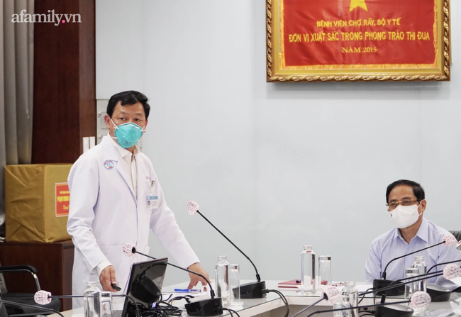 Thủ tướng tức tốc vào TP.HCM kiểm tra Bệnh viện Chợ Rẫy, cảnh báo tư tưởng lơ là mất cảnh giác trong chống dịch COVID-19 Thủ tướng tức tốc vào TP.HCM kiểm tra Bệnh viện Chợ Rẫy, cảnh báo tư tưởng lơ là mất cảnh giác trong chống dịch COVID-19