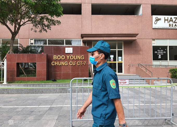 Phong tỏa Chung cư Hồ Gươm Plaza và tòa CT7 chung cư Boo young sau khi ghi nhận ca dương tính với SARS-CoV-2 Phong tỏa Chung cư Hồ Gươm Plaza và tòa CT7 chung cư Boo young sau khi ghi nhận ca dương tính với SARS-CoV-2