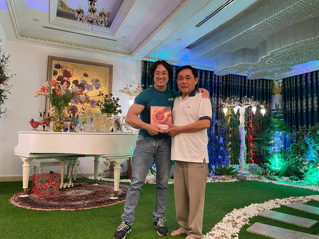 Xuất hiện hình ảnh bên trong dinh thự gia đình bà Phương Hằng và ông Dũng 'lò vôi' đang sống, nhưng khiến nhiều người bị khó hiểu vì một điểm kỳ lạ trong căn nhà!? - 3 Xuất hiện hình ảnh bên trong dinh thự gia đình bà Phương Hằng và ông Dũng 'lò vôi' đang sống, nhưng khiến nhiều người bị khó hiểu vì một điểm kỳ lạ trong căn nhà!? - 3