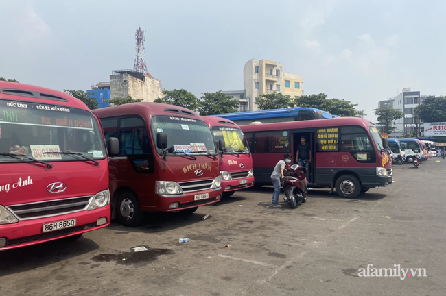 TP.HCM yêu cầu xe khách, taxi không dừng và đón trả khách tại vùng có dịch từ 0h ngày 15/5 TP.HCM yêu cầu xe khách, taxi không dừng và đón trả khách tại vùng có dịch từ 0h ngày 15/5