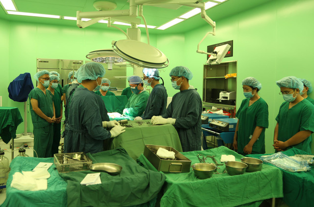 Nước mắt bà mẹ hiến tạng con trai để cứu 4 người: 'Con tôi ngã xuống nhưng cho nhiều người đứng dậy' - 2 Nước mắt bà mẹ hiến tạng con trai để cứu 4 người: 'Con tôi ngã xuống nhưng cho nhiều người đứng dậy' - 2