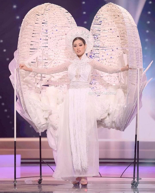 Miss Universe 2020: Ngắm loạt trang phục dân tộc đỉnh cao được đích thân đương kim Hoa hậu Catriona Gray lựa chọn - 11 Miss Universe 2020: Ngắm loạt trang phục dân tộc đỉnh cao được đích thân đương kim Hoa hậu Catriona Gray lựa chọn - 11