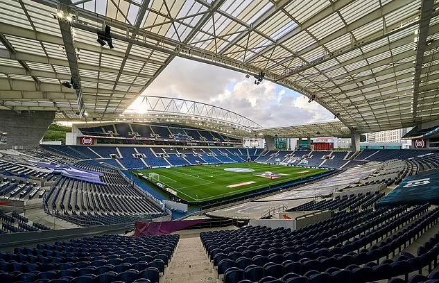 UEFA chốt địa điểm đá chung kết Champions League UEFA chốt địa điểm đá chung kết Champions League