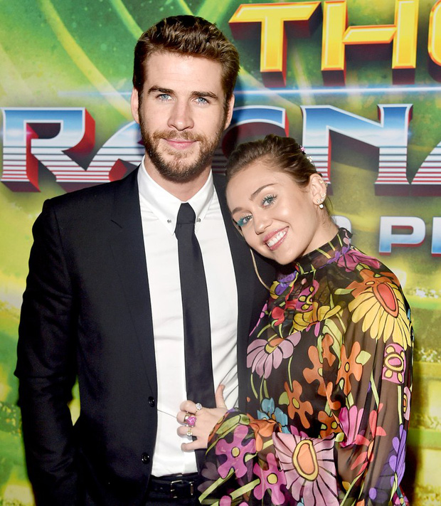 Tình yêu 10 năm 'xoay vòng' Miley Cyrus: Lúc ngoan hiền lúc nổi loạn chấn động, nghi vấn Liam Hemsworth âm mưu kiểm soát - 16 Tình yêu 10 năm 'xoay vòng' Miley Cyrus: Lúc ngoan hiền lúc nổi loạn chấn động, nghi vấn Liam Hemsworth âm mưu kiểm soát - 16