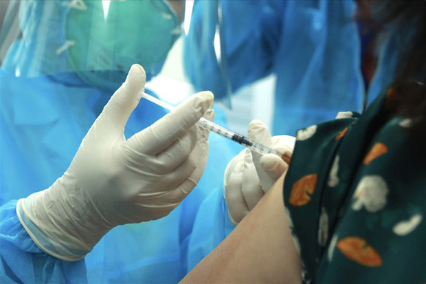 GS.TS Nguyễn Văn Kính: Tiêm xong 2 mũi vắc xin vẫn có thể mắc Covid-19 - 1 GS.TS Nguyễn Văn Kính: Tiêm xong 2 mũi vắc xin vẫn có thể mắc Covid-19 - 1