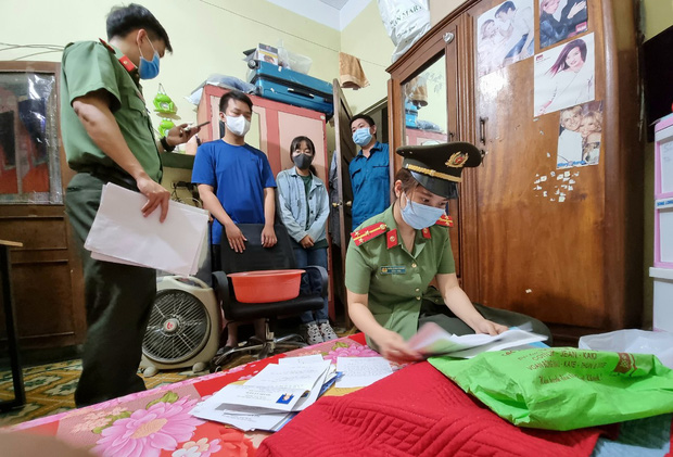 Bắt giám đốc lập 2 công ty để bảo lãnh người nước ngoài nhập cảnh trái phép Bắt giám đốc lập 2 công ty để bảo lãnh người nước ngoài nhập cảnh trái phép