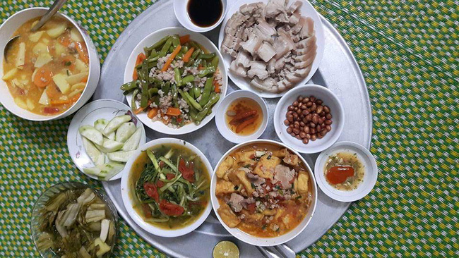 Nàng dâu đứng dậy ngay khỏi mâm cơm sau một lời nhận xét của mẹ chồng, thế nhưng phản ứng của chồng mới khiến người ta bức xúc! - 1 Nàng dâu đứng dậy ngay khỏi mâm cơm sau một lời nhận xét của mẹ chồng, thế nhưng phản ứng của chồng mới khiến người ta bức xúc! - 1