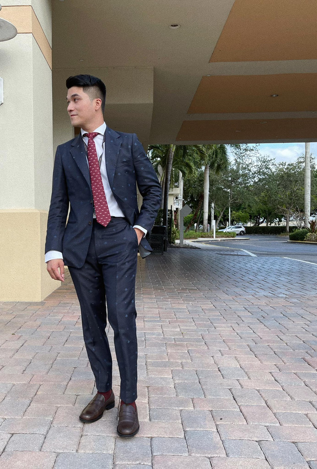 CEO tháp tùng Khánh Vân tại Miss Universe 2020 lại gây crush cực mạnh với ngoại hình bảnh bao CEO tháp tùng Khánh Vân tại Miss Universe 2020 lại gây crush cực mạnh với ngoại hình bảnh bao