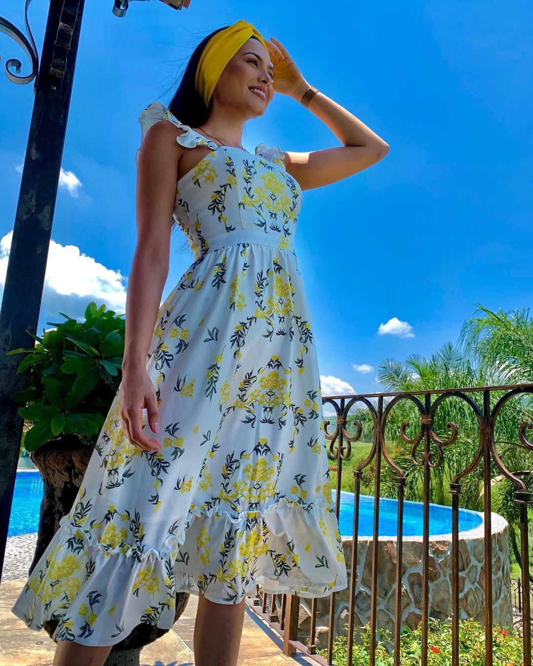 Style đời thường của Tân Hoa hậu Hoàn vũ Mexico: Chuẩn 'bánh bèo chúa' khi diện toàn váy áo hoa lá hẹ - 12 Style đời thường của Tân Hoa hậu Hoàn vũ Mexico: Chuẩn 'bánh bèo chúa' khi diện toàn váy áo hoa lá hẹ - 12